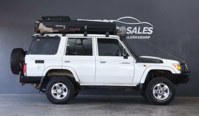 2015 Toyota Land Cruiser 76 4.5D Station Wagon full