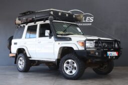 2015 Toyota Land Cruiser 76 4.5D Station Wagon full